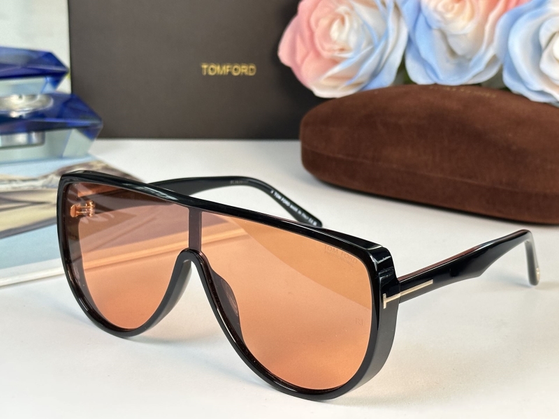 TOM FORD